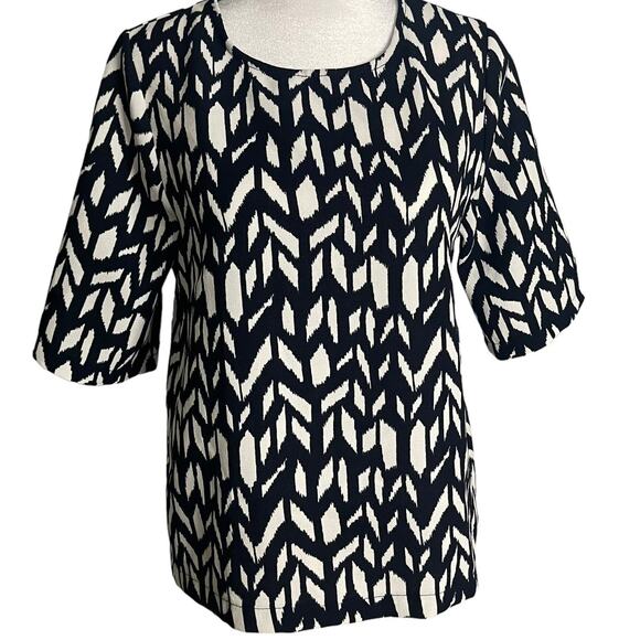 Everly Anthropologie Brand Black and White Geometric Print Blouse Size Medium - Picture 1 of 4